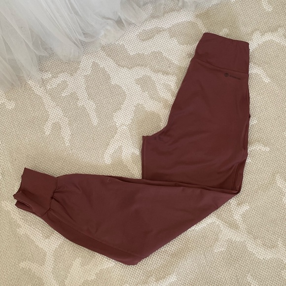 Adidas high rise joggers! Sweatpants! Brand Logo! Size Small - Picture 16 of 17